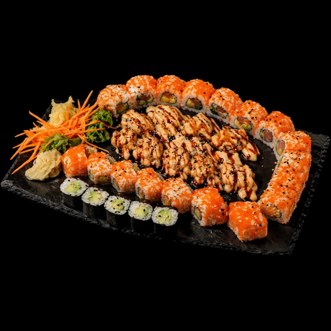 Sushi-Auswahl auf einer Schieferplatte
