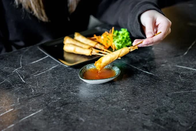 Frühlingsrollen mit Dip